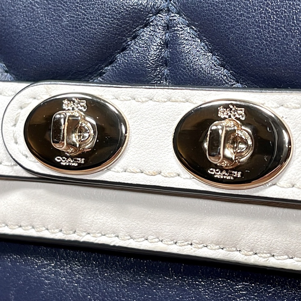 RARE COACH BLAKE WALLET IN QUILTED COLORBLOCK LEATHER - Picture 3 of 16
